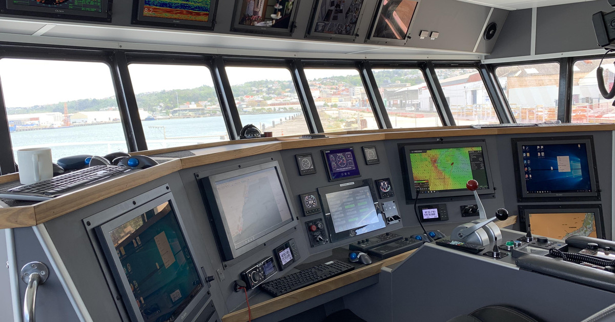 Marine Electronics Sales Shop -Marine Electronics Sales Shop NavcomElectronicsDunedinmarineelectronicsinstallation